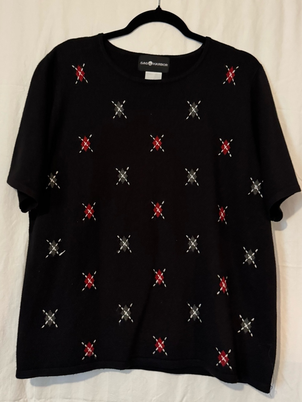 Sag Harbor Black Diamond‑Pattern Sweater – Size Large